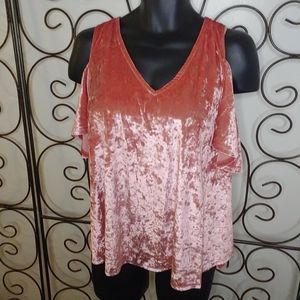 Wow in cut out sleeves and crushed velvety top a.n.a. XL